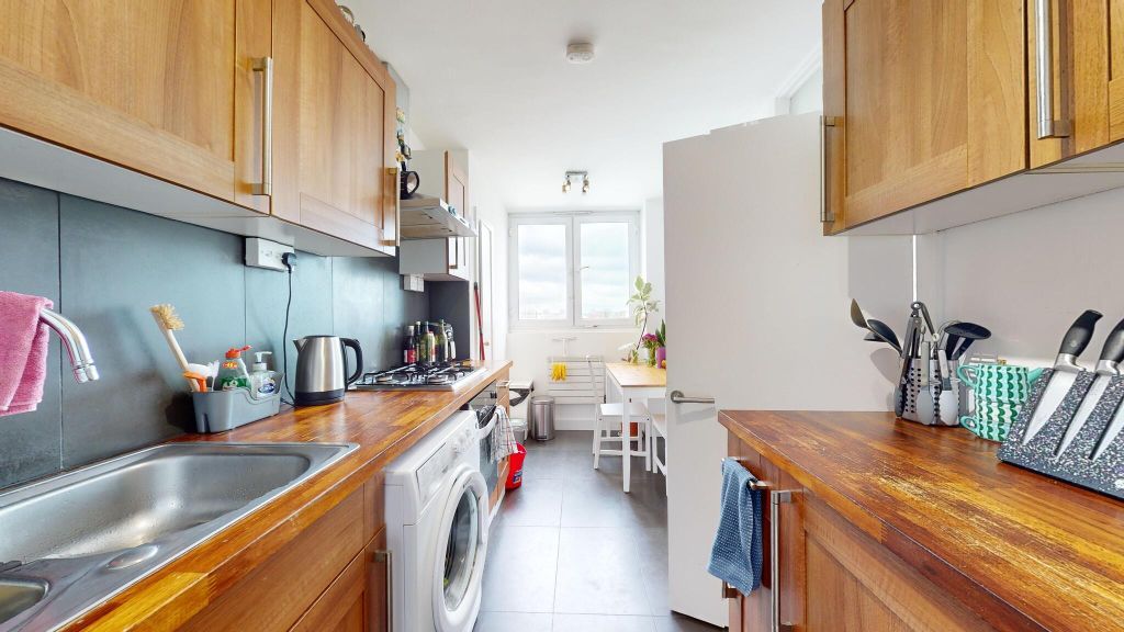 Property photo 2 of 27 Kitchen