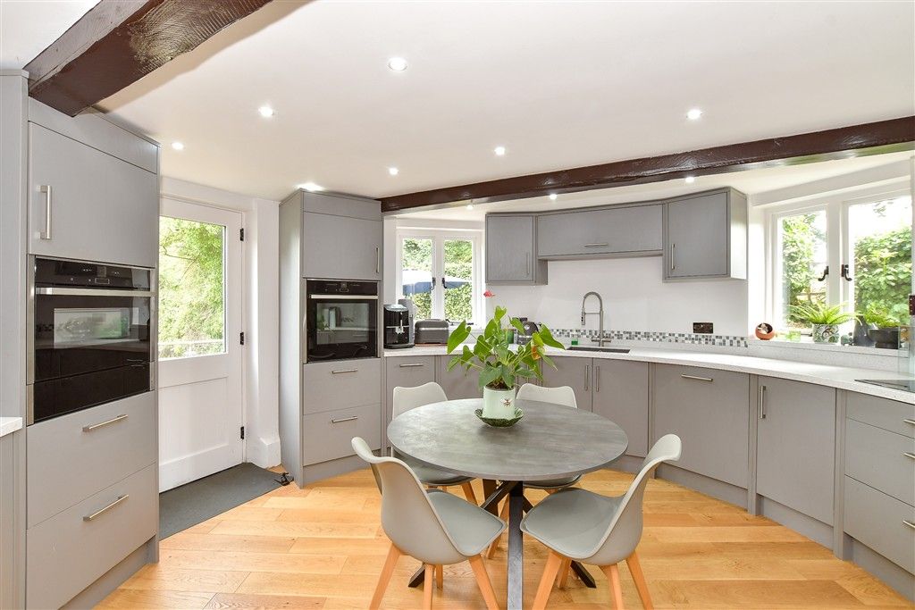 Property photo 1 of 17 Kitchen