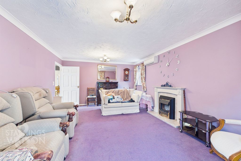 Property photo 3 of 17