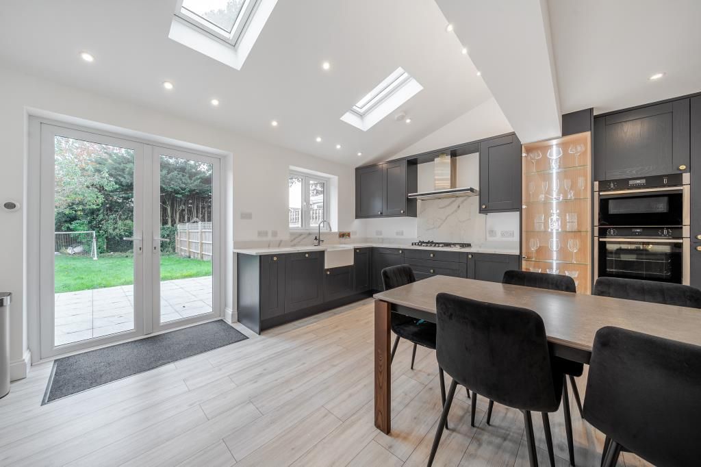 Property photo 2 of 18 Kitchen