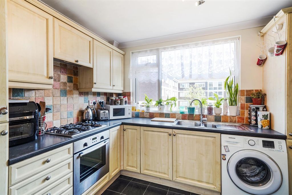 Property photo 2 of 7