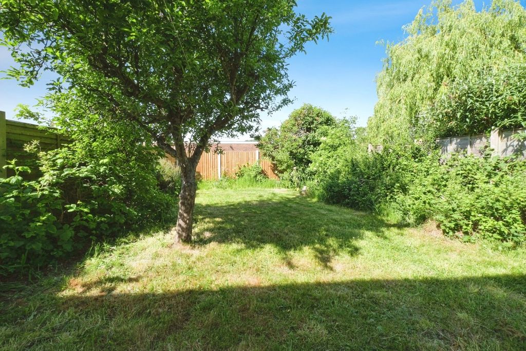 Property photo 2 of 17 Garden