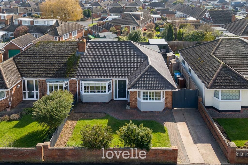 Property photo 1 of 31