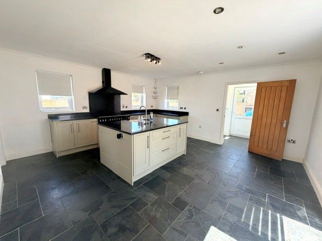 Property photo 2 of 12 Kitchen
