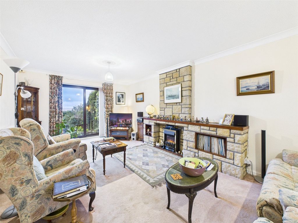 Property photo 2 of 22 Picture No. 24