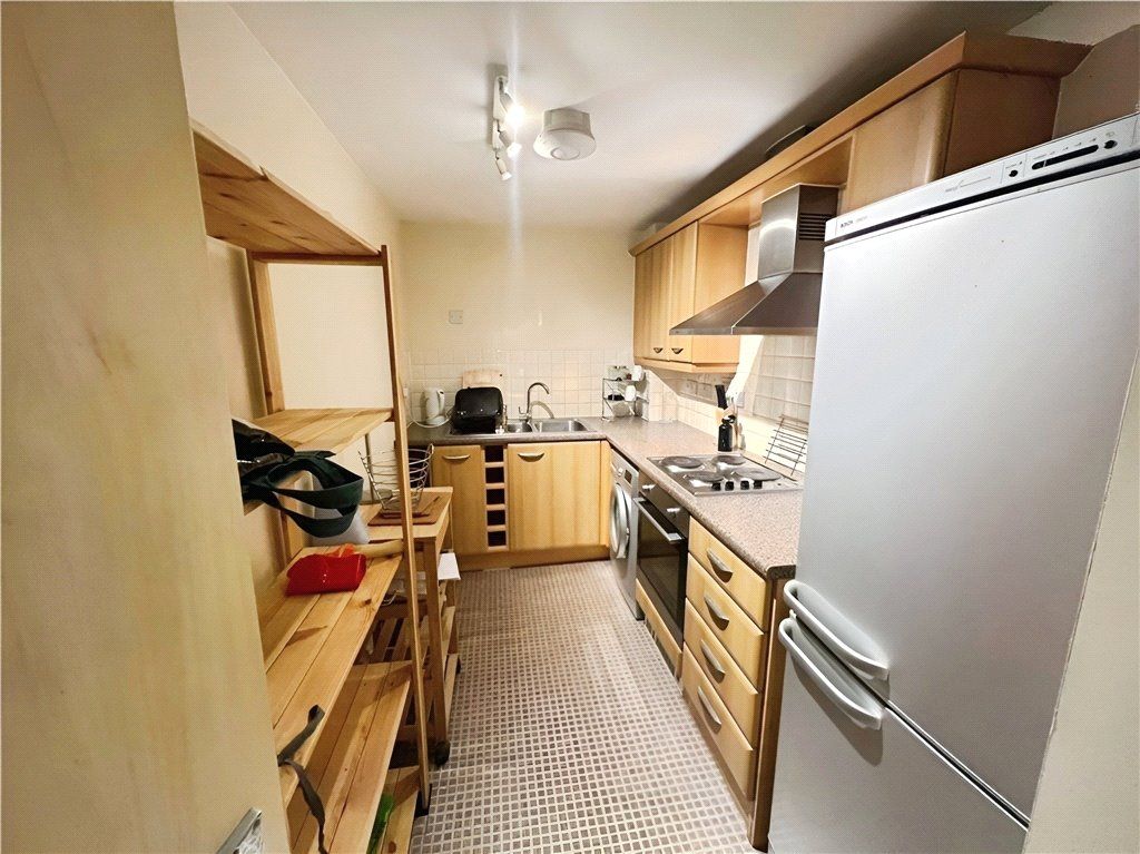 Property photo 3 of 10 Kitchen