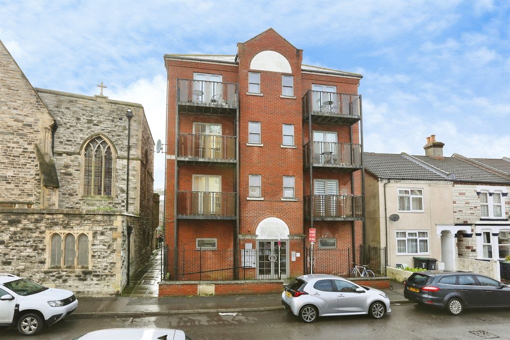 Property photo 3 of 10