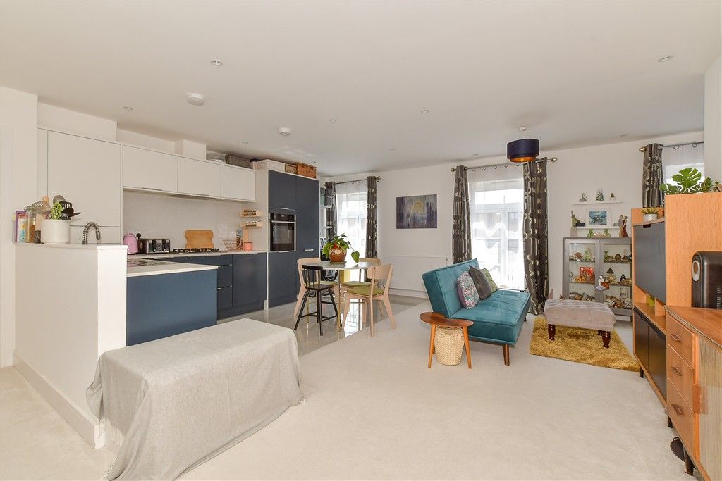 Property photo 3 of 7 Lounge/Kitchen/ Diner