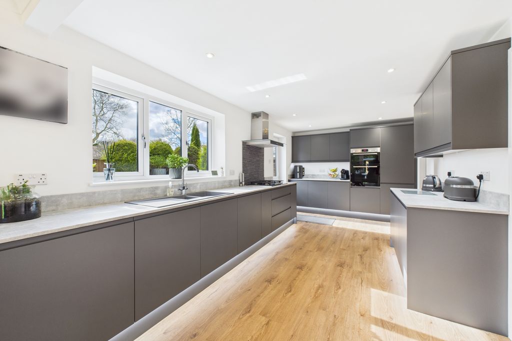 Property photo 1 of 25 Kitchen