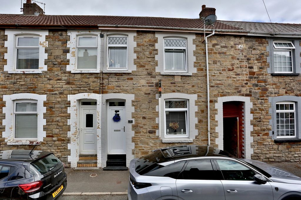 Property photo 1 of 32