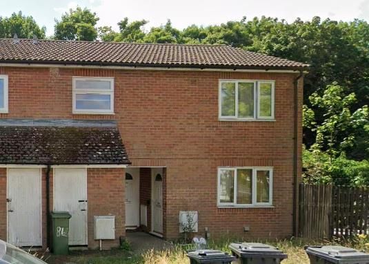 Property photo 1 of 2 84 Bernstein Road, Rg22 4Ng.Jpg