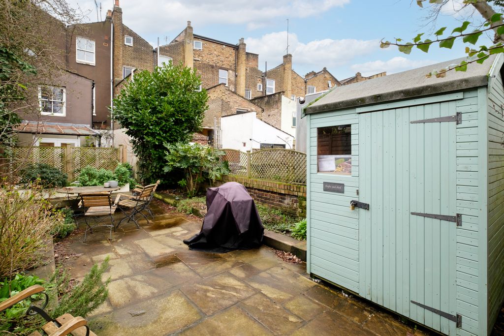 Property photo 2 of 12