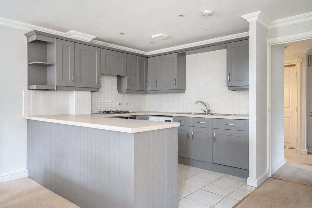 Property photo 2 of 14 Kitchen