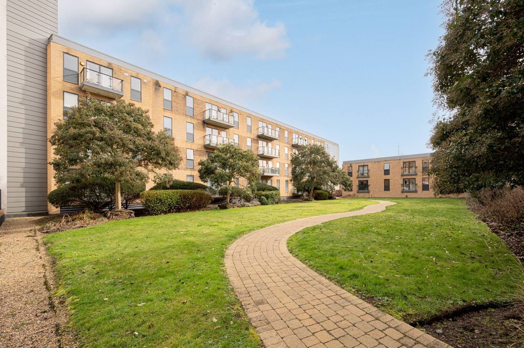 Property photo 3 of 12