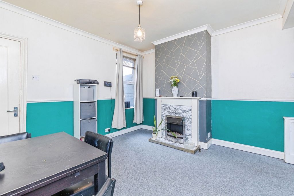 Property photo 1 of 11 Photo