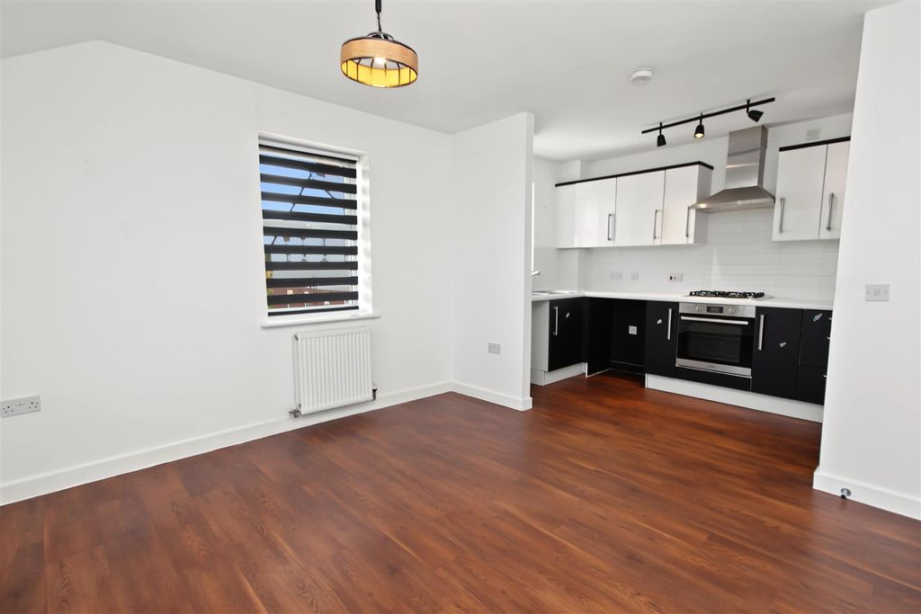 Property photo 3 of 11 Img_0984.Jpg