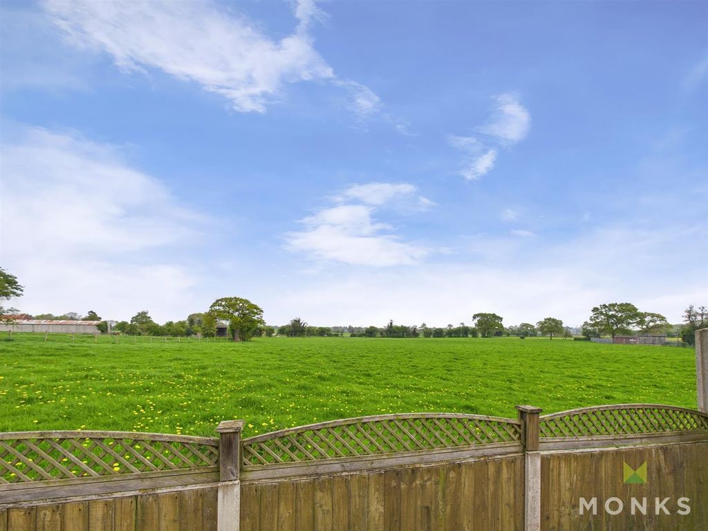 Property photo 2 of 17 Cam01348G0-Pr0650-Still015.Jpg