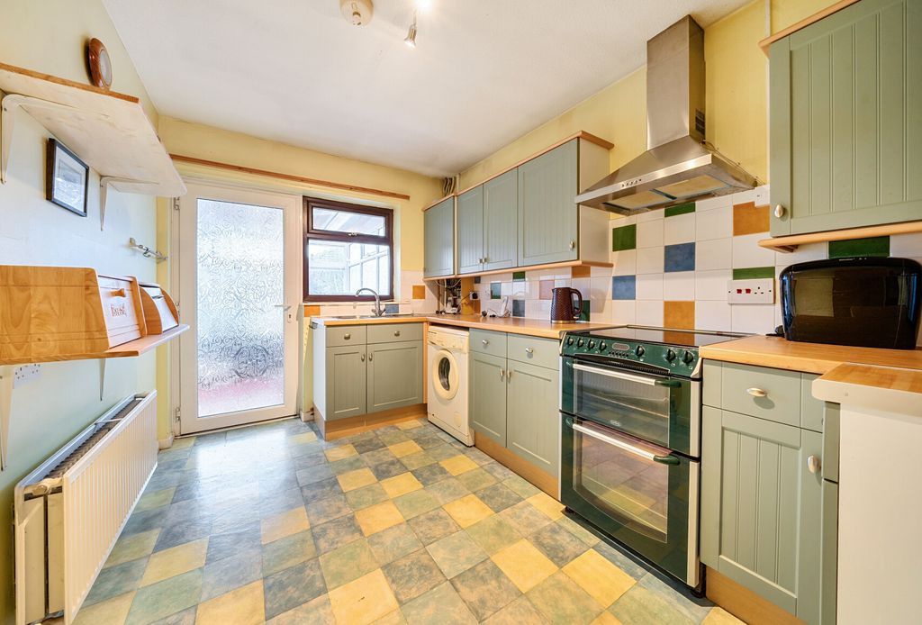 Property photo 2 of 18 1407144-10-698Db5...