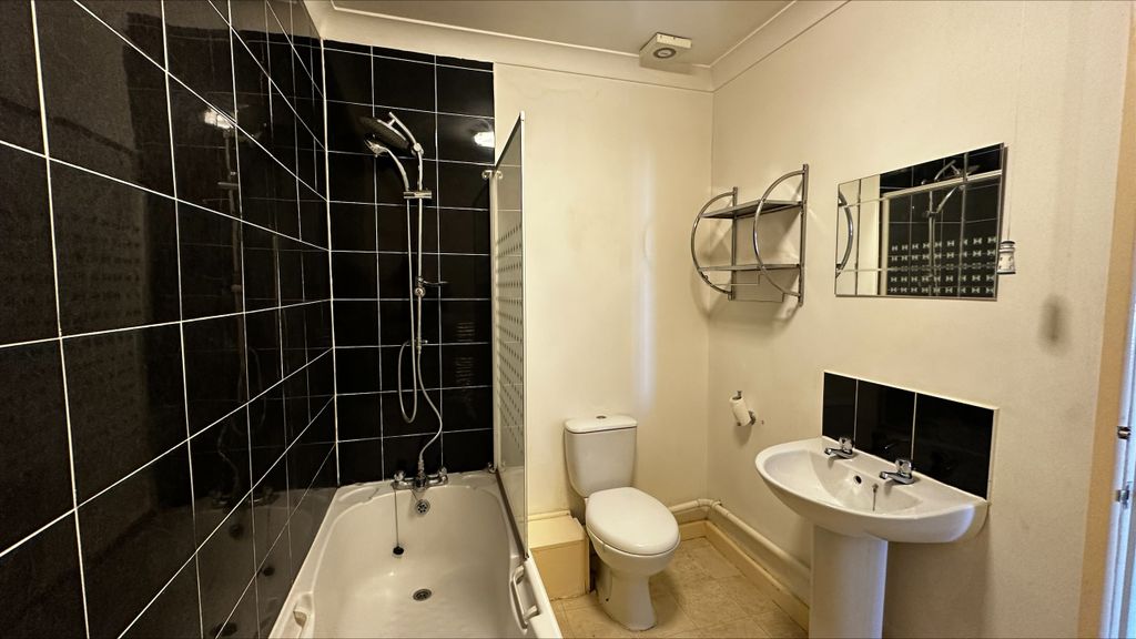 Property photo 2 of 9 Bedroom 1