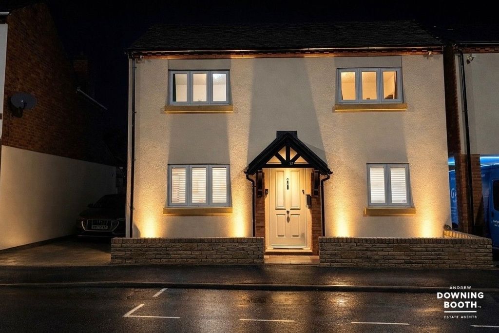 Property photo 2 of 32