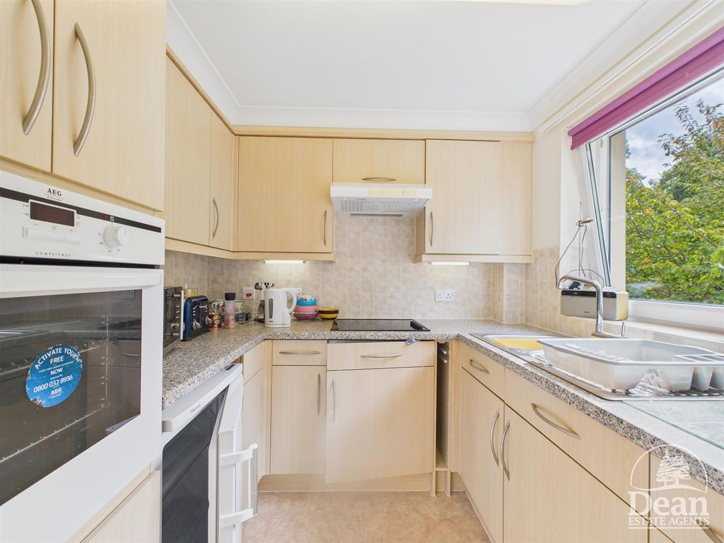 Property photo 2 of 12