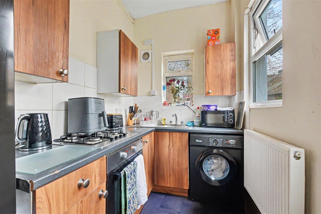 Property photo 3 of 11 Kitchen_1.Jpeg