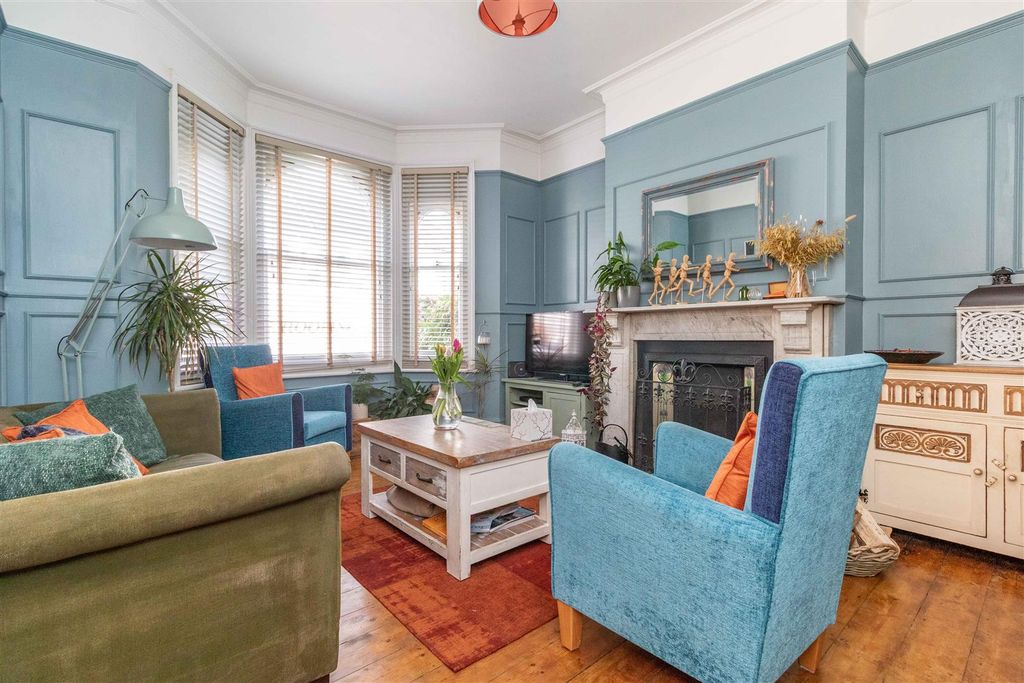 Property photo 2 of 19 Ecr-16.Jpg