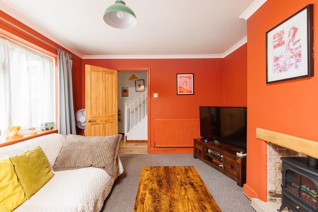 Property photo 1 of 25 4 Perrott Road-17.Jpg