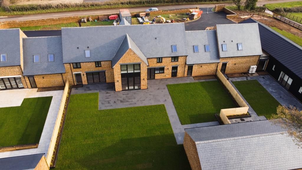 Property photo 1 of 39 External View