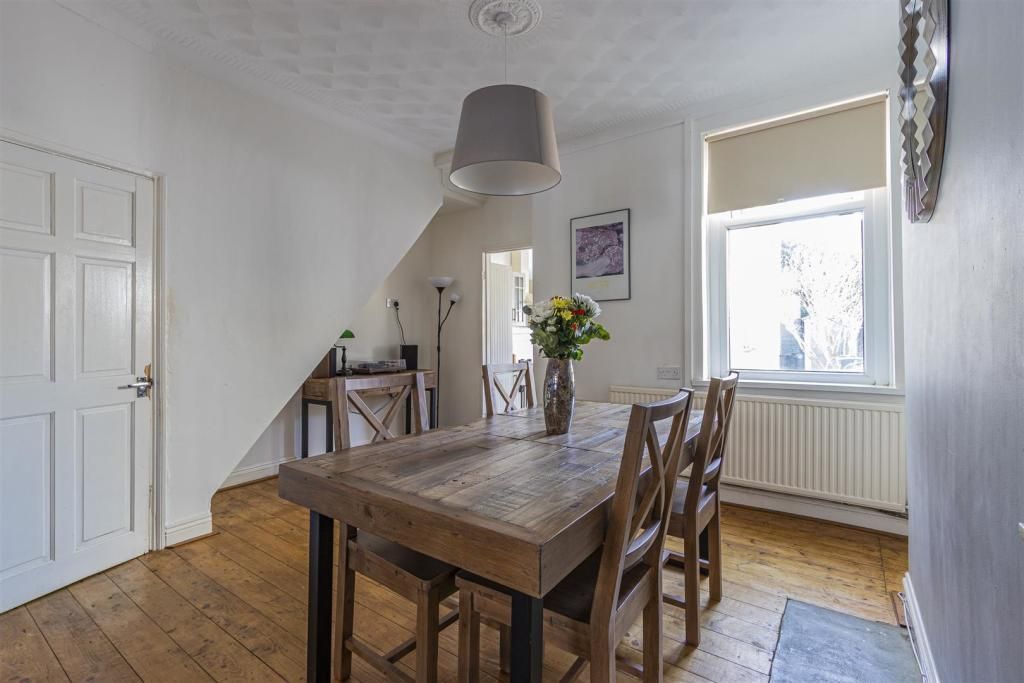 Property photo 3 of 11 Dining Room