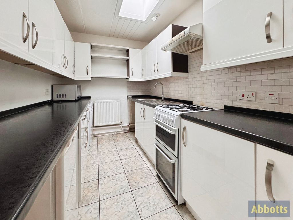 Property photo 2 of 8 Kitchen