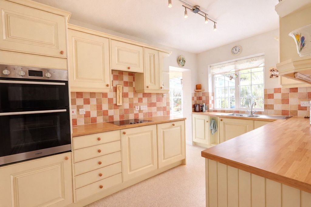 Property photo 3 of 18 Picture No. 19