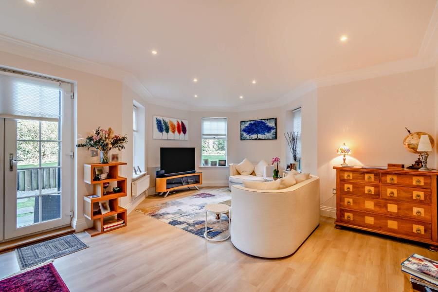 Property photo 2 of 12