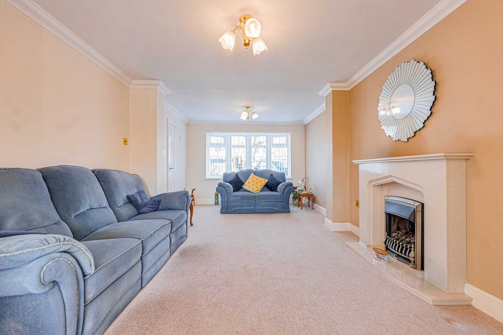 Property photo 2 of 21