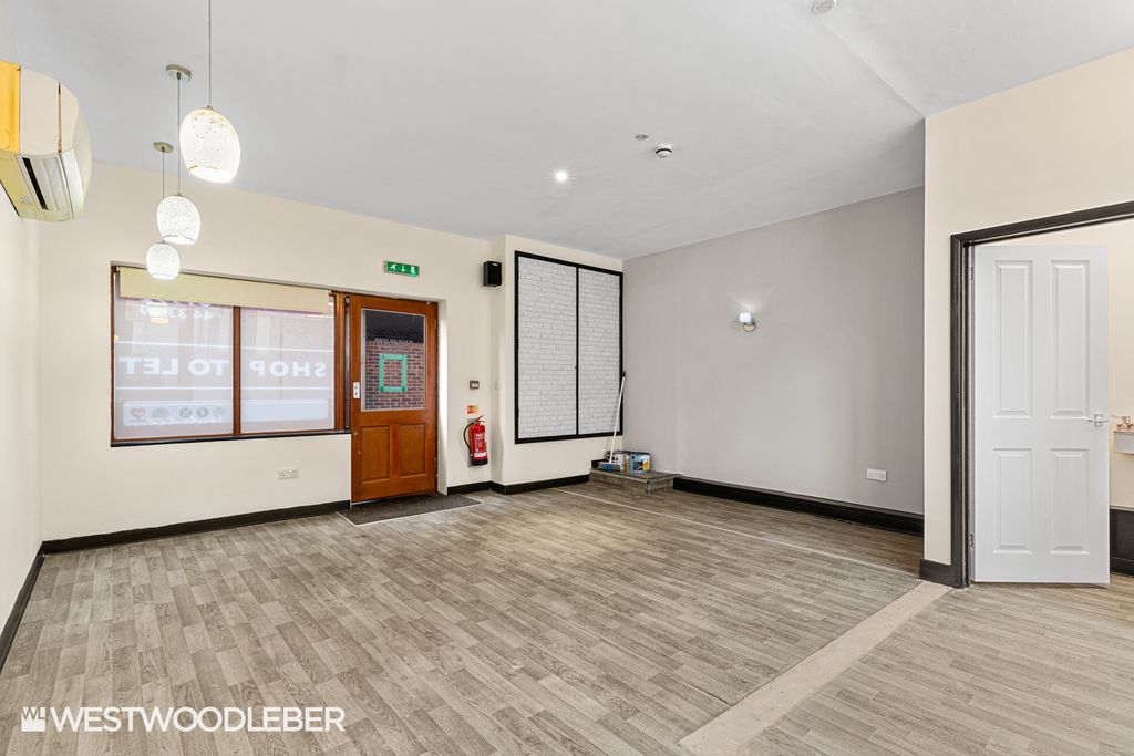 Property photo 1 of 5 Librarycourt_2