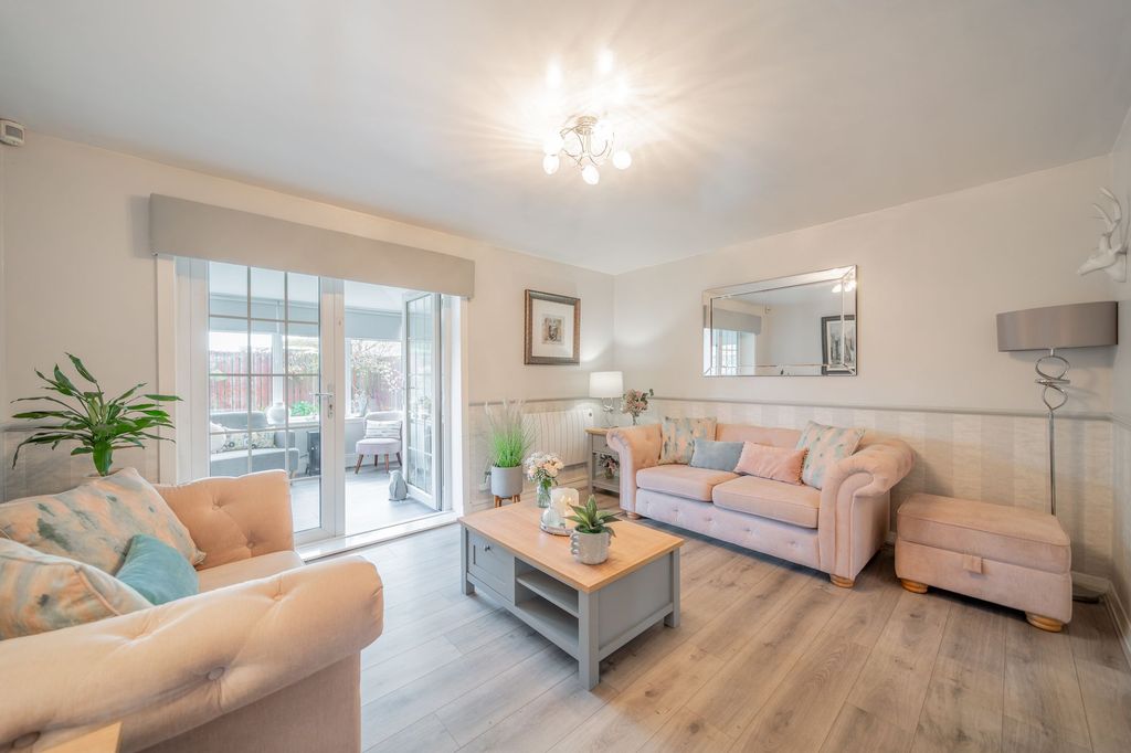 Property photo 2 of 22