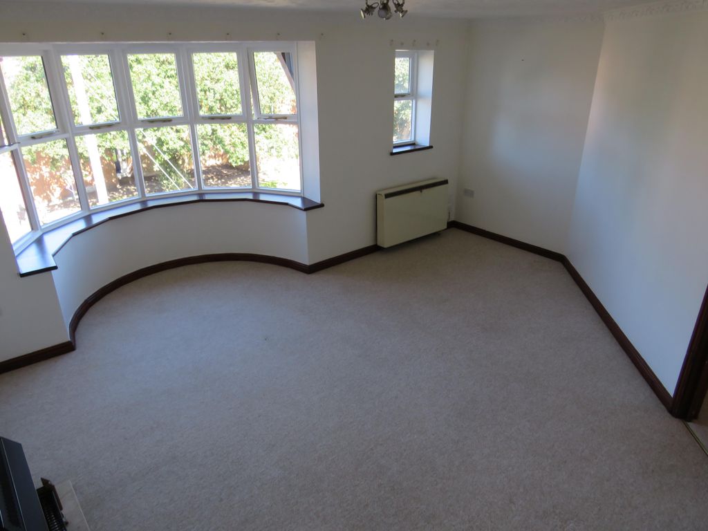 Property photo 2 of 7 Living Room