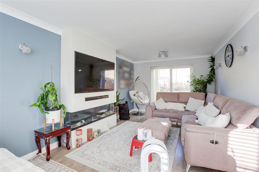 Property photo 2 of 20 6130.Jpg