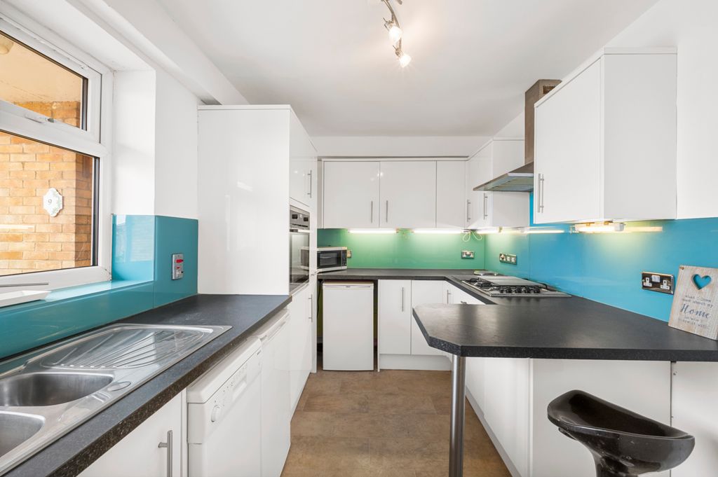 Property photo 2 of 10 Picture No. 14