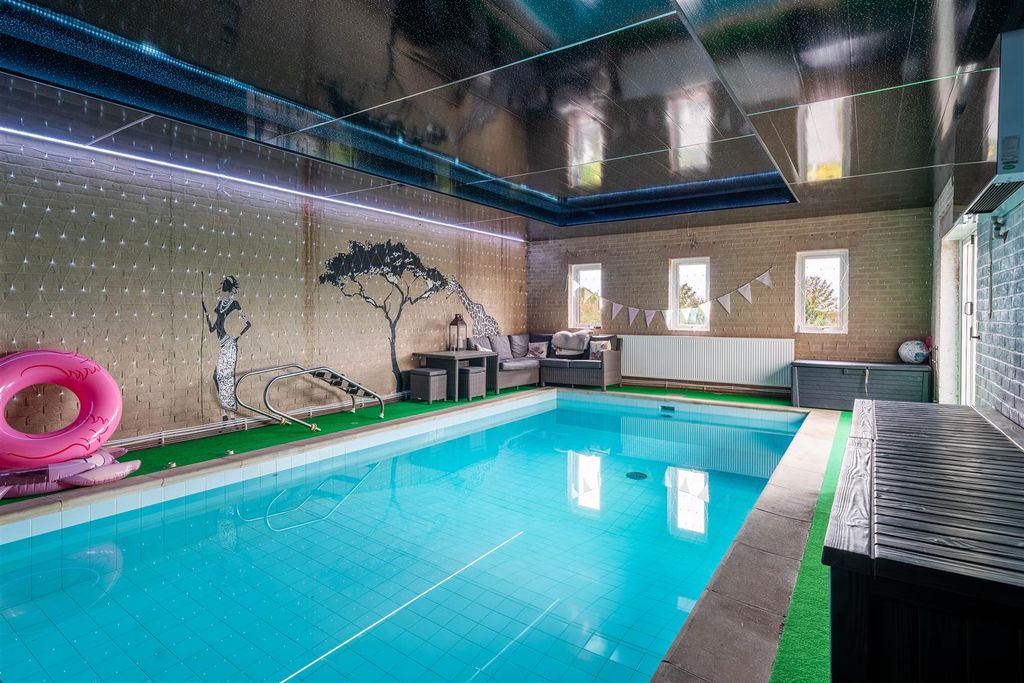 Property photo 2 of 65 Swimming Pool.Jpg