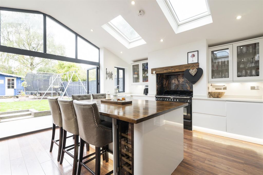 Property photo 1 of 20 87 Witherford Croft_20.Jpg