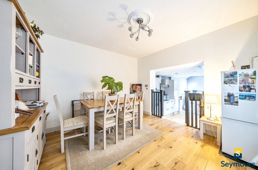 Property photo 3 of 14 Dining Room