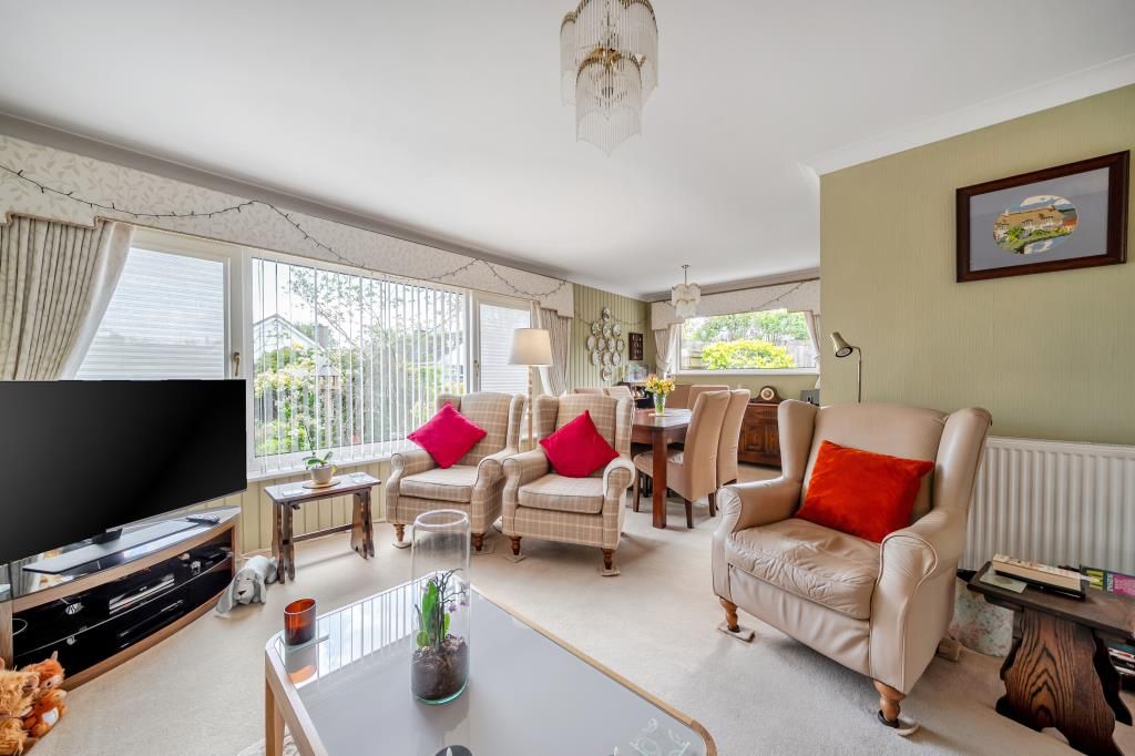 Property photo 3 of 25 Living Room