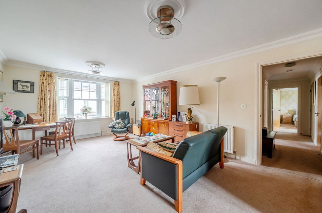 2 bed flat for saleGrigg Lane, Brockenhurst SO42 photo 5