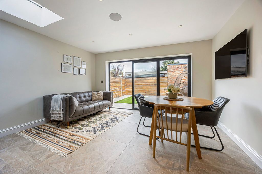 Property photo 3 of 20