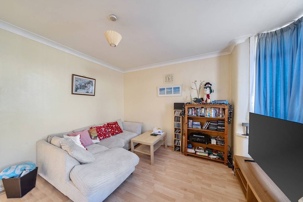 Property photo 3 of 14