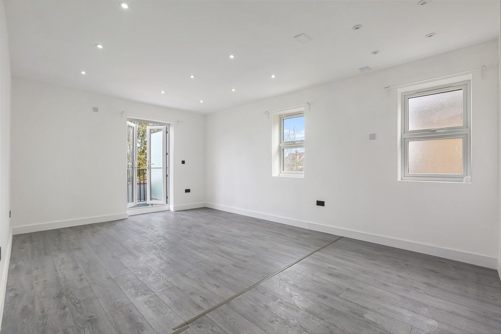 Property photo 2 of 27