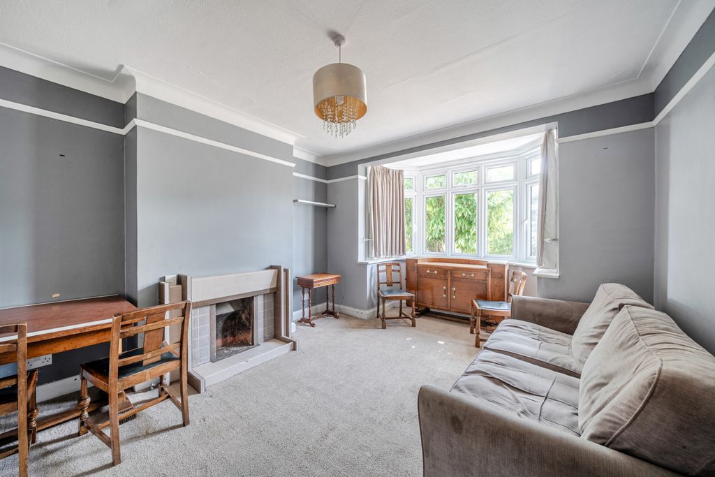 Property photo 3 of 18 1498625-10-6A6882...