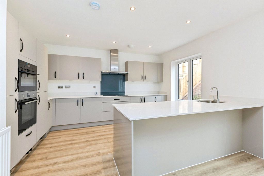 Property photo 2 of 17 Picture No. 49