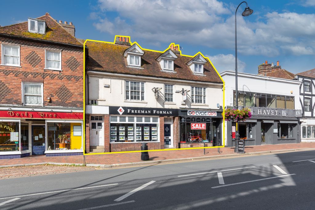 Property photo 2 of 25 146-148 High Street, Tonbridge Tn9 1Bb